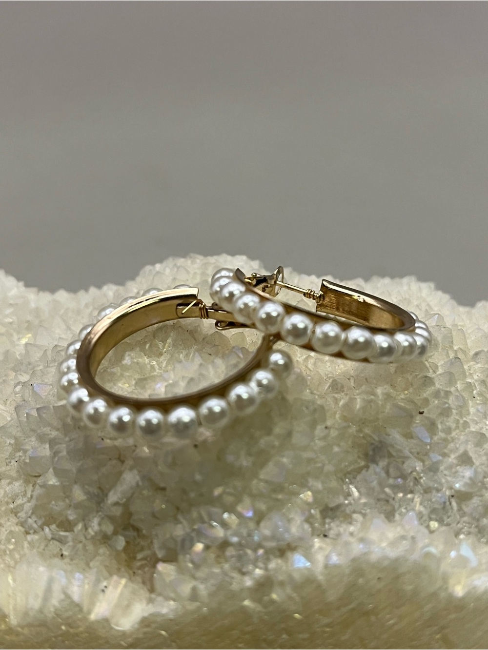Gold Tone Faux Pearl Hoop Earrings Small 1" Bridal Wedding Preppy Old Money